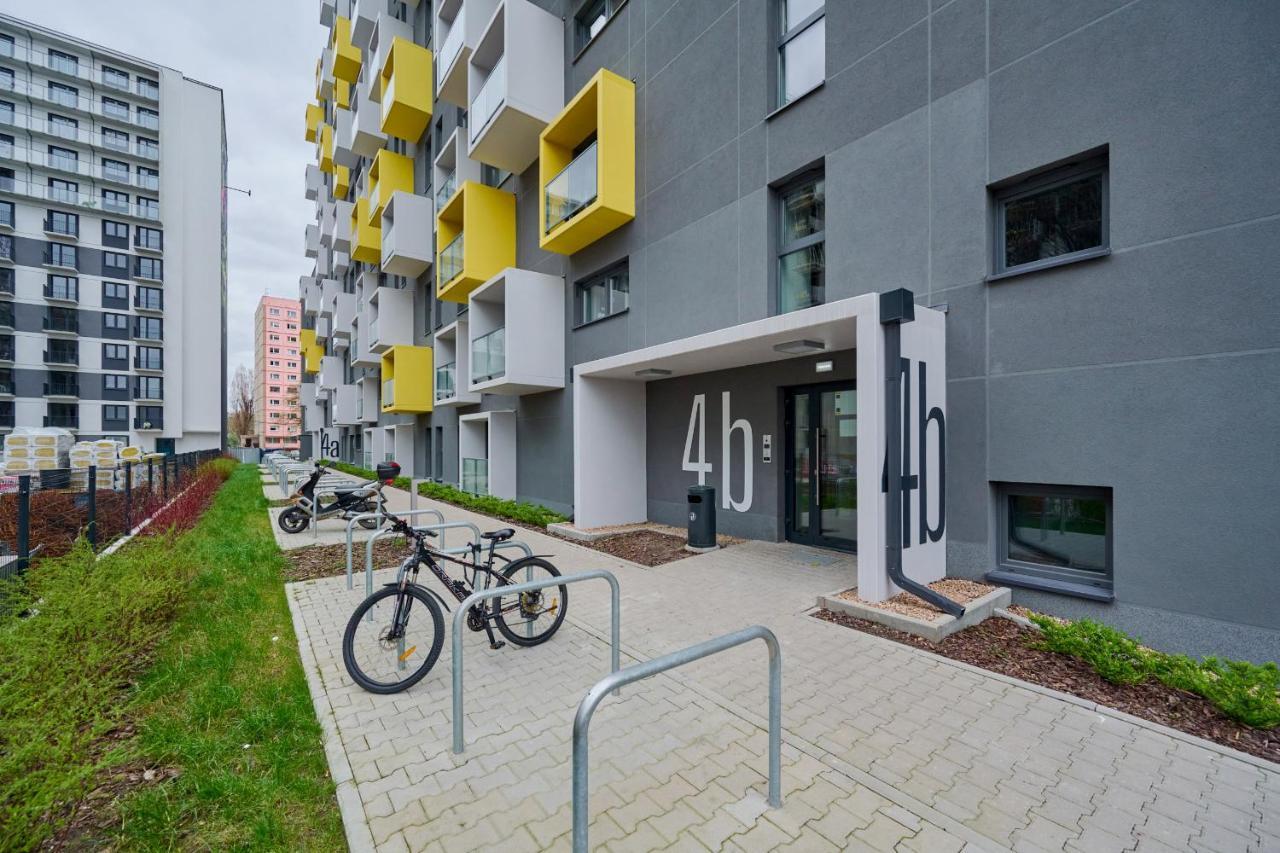 Cozy Jaworska With Free Garage By Renters Apartament